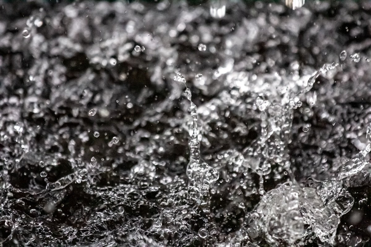 water splash in close up photography